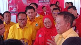 Turut mendampingi Arinal Djunaidi, Sekretaris Golkar Lampung Ismet Roni, Ketua AMPG Aprozi Alam, Wakil Sekretaris DPD Golkar Lampung Supriyadi Alfian dan sejumlah pengurus Golkar.
